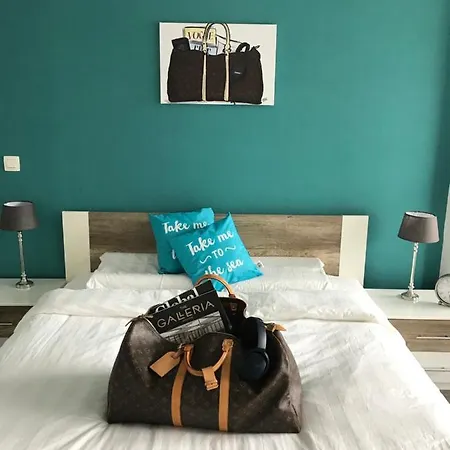 Crystal - Pool & * Ostend